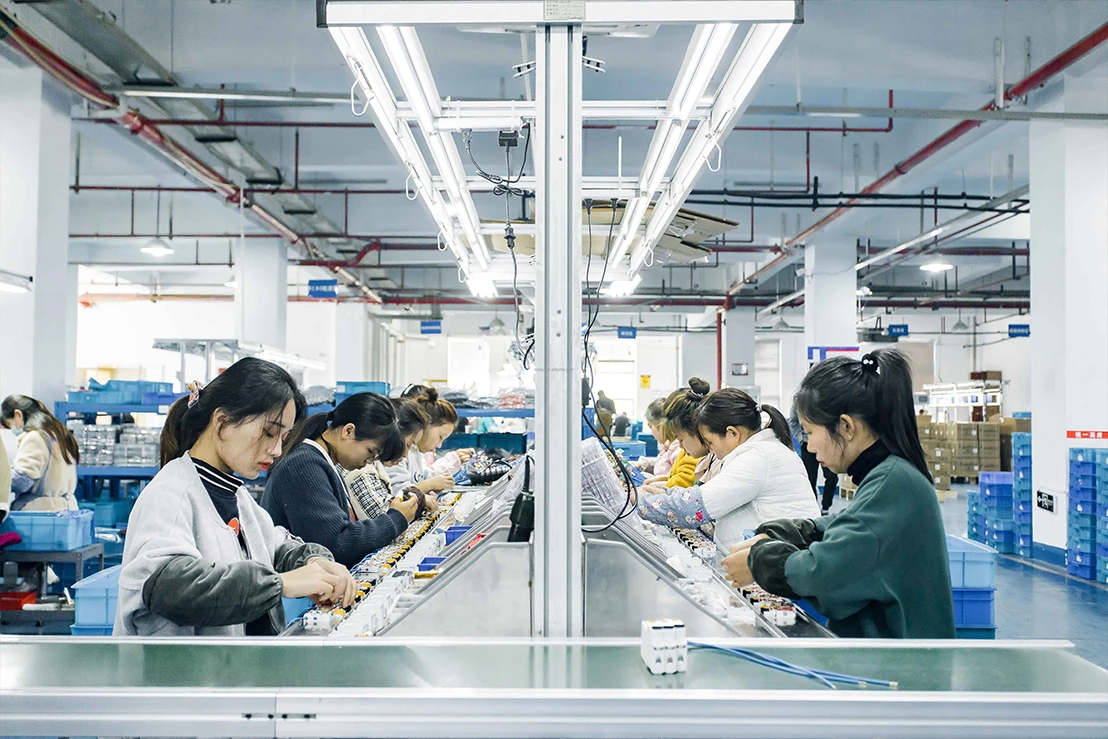 Mday 1000V 2 input 2 Output with 2p 1000V spd Waterproof PV DC Combiner Box