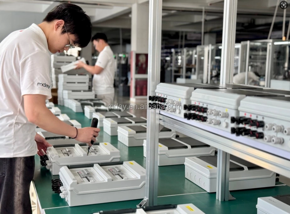 Mday 1000V 2 input 2 Output with 2p 1000V spd Waterproof PV DC Combiner Box