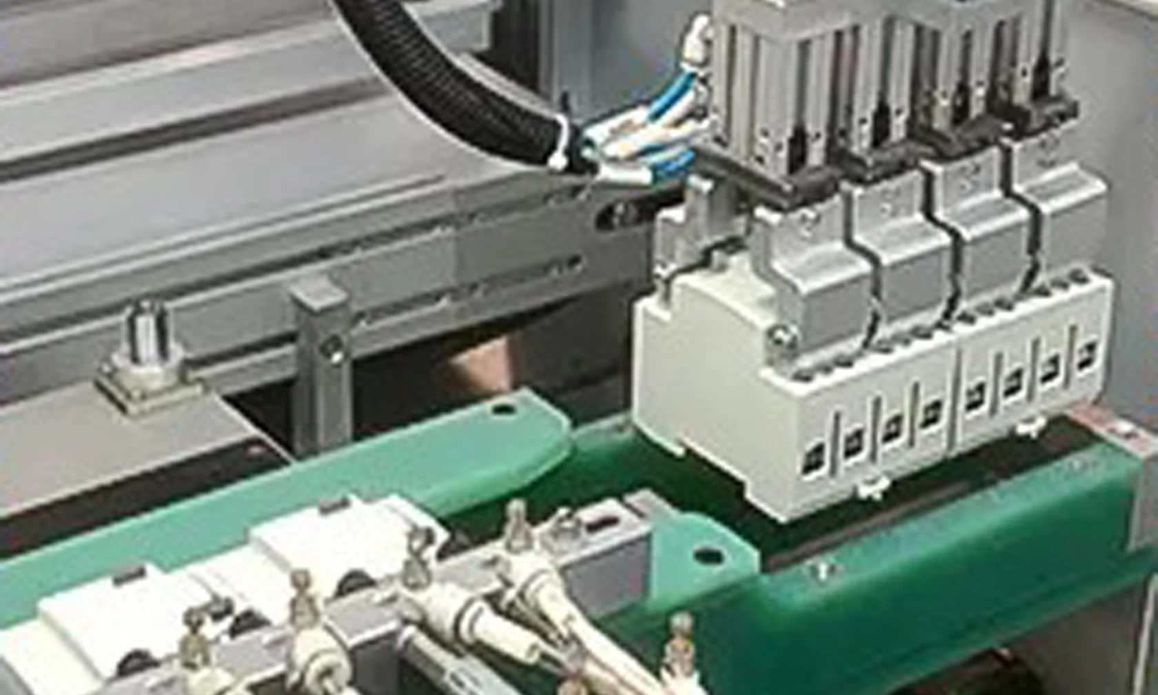 Mday 1000V 2 input 2 Output with 2p 1000V spd Waterproof PV DC Combiner Box